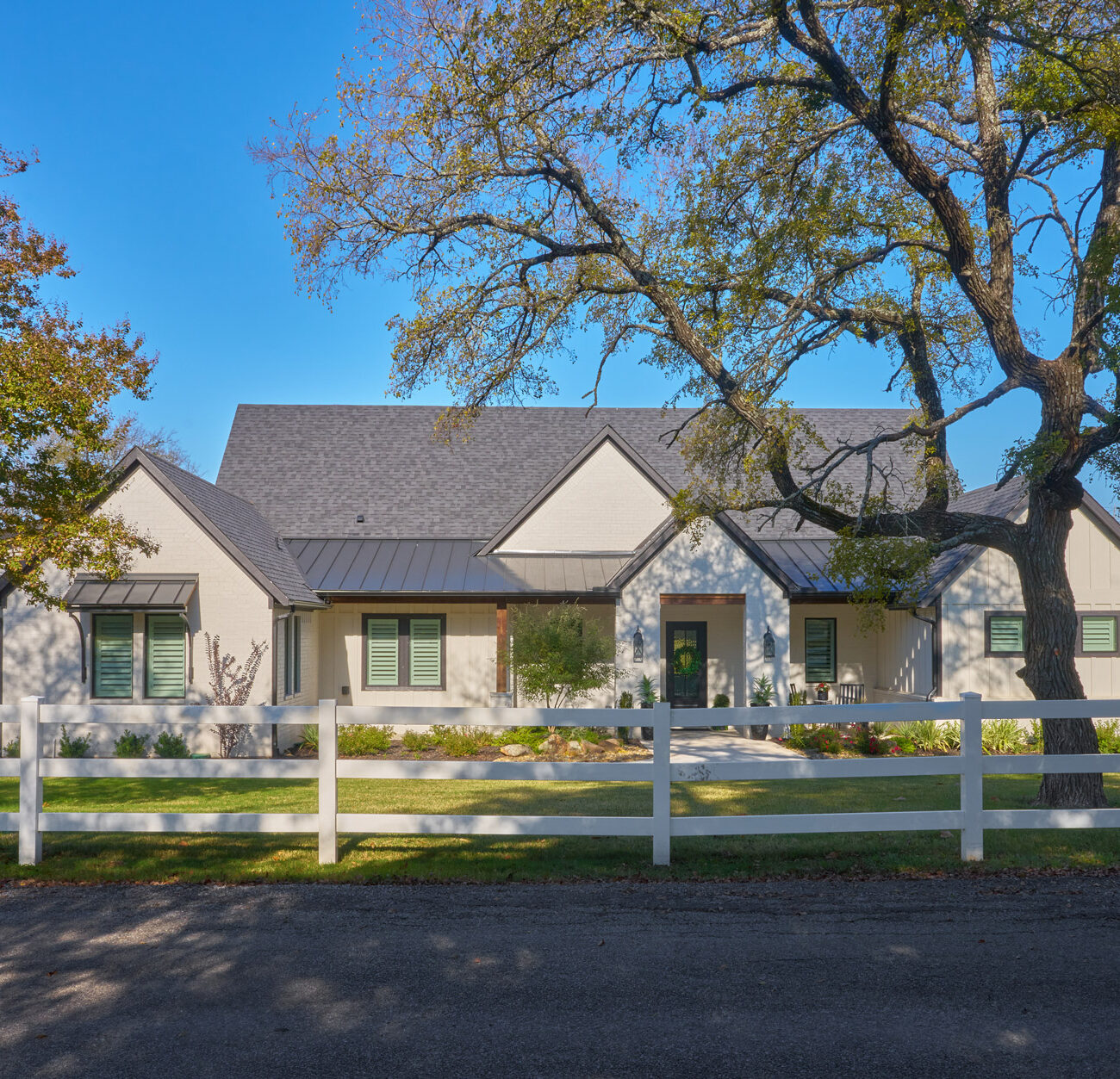 Lakeside Village Apartment Homes